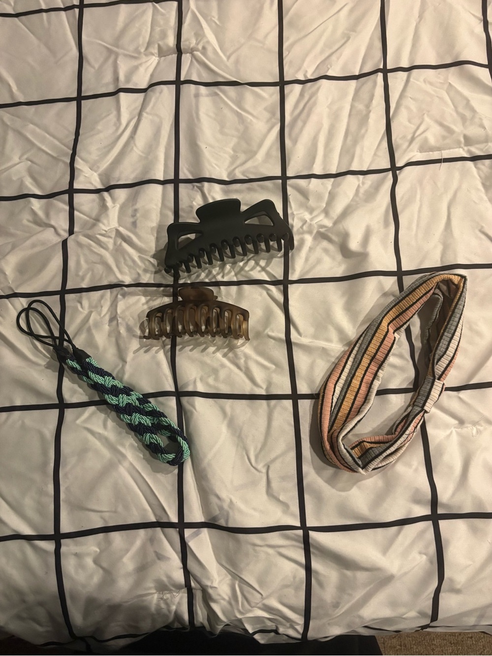 Set of Hair Accessories - Black & Tortoiseshell Claws with Striped Headband